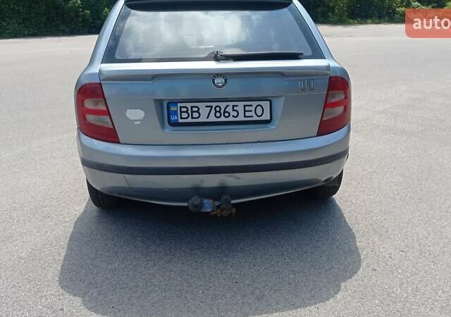 Сірий Шкода Фабія, об'ємом двигуна 1.4 л та пробігом 300 тис. км за 2600 $, фото 3 на Automoto.ua