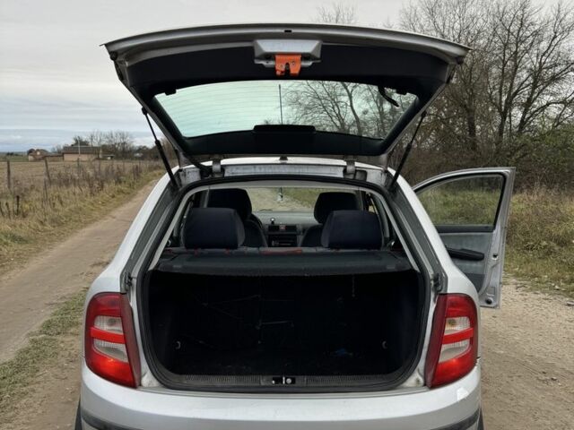 Сірий Шкода Фабія, об'ємом двигуна 1.4 л та пробігом 250 тис. км за 2500 $, фото 7 на Automoto.ua