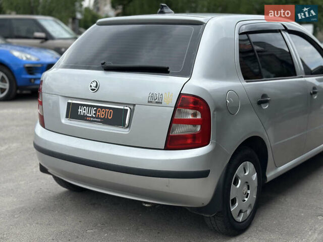 Серый Шкода Фабия, объемом двигателя 1.4 л и пробегом 182 тыс. км за 3900 $, фото 25 на Automoto.ua
