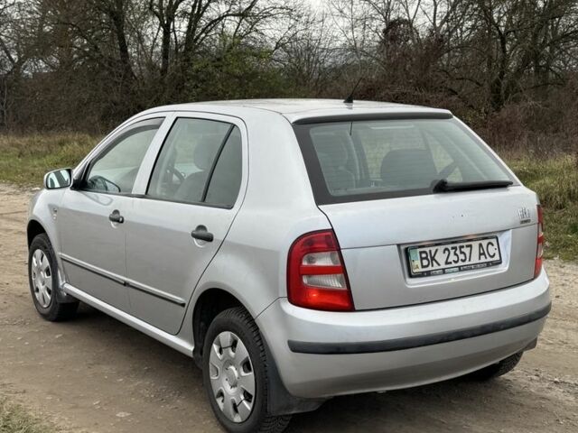 Сірий Шкода Фабія, об'ємом двигуна 1.4 л та пробігом 250 тис. км за 2500 $, фото 4 на Automoto.ua