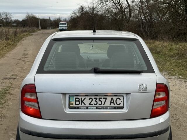 Сірий Шкода Фабія, об'ємом двигуна 1.4 л та пробігом 250 тис. км за 2500 $, фото 5 на Automoto.ua