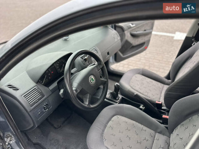 Серый Шкода Фабия, объемом двигателя 1.39 л и пробегом 270 тыс. км за 2900 $, фото 14 на Automoto.ua