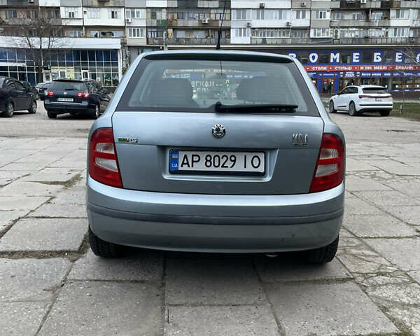 Серый Шкода Фабия, объемом двигателя 1.4 л и пробегом 179 тыс. км за 3500 $, фото 3 на Automoto.ua