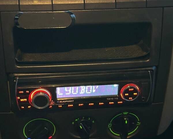 Сірий Шкода Фабія, об'ємом двигуна 1.39 л та пробігом 340 тис. км за 2100 $, фото 7 на Automoto.ua