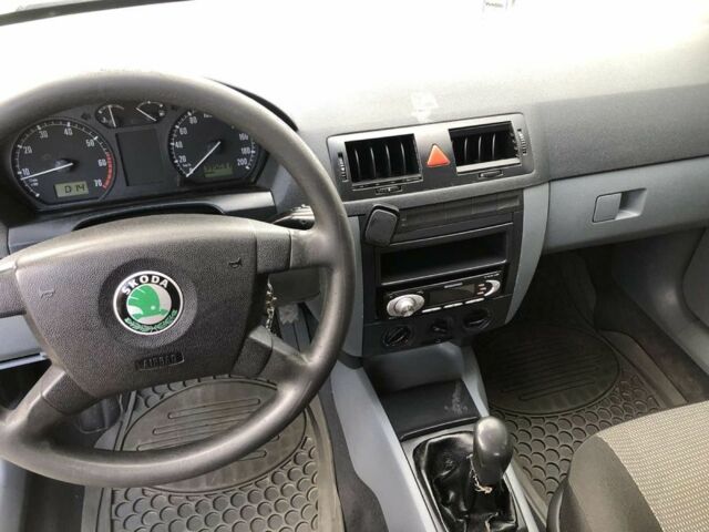 Сірий Шкода Фабія, об'ємом двигуна 1.4 л та пробігом 319 тис. км за 2900 $, фото 6 на Automoto.ua
