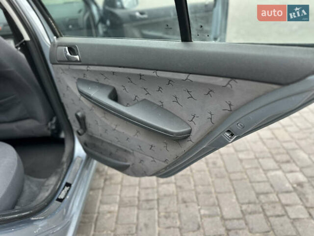 Серый Шкода Фабия, объемом двигателя 1.39 л и пробегом 270 тыс. км за 2900 $, фото 19 на Automoto.ua