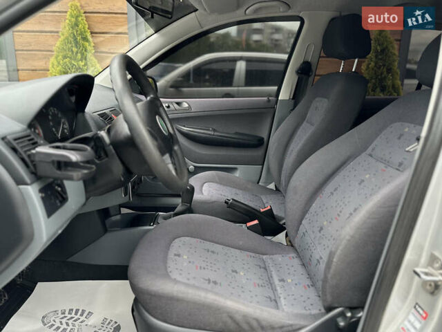 Серый Шкода Фабия, объемом двигателя 1.4 л и пробегом 182 тыс. км за 3900 $, фото 32 на Automoto.ua