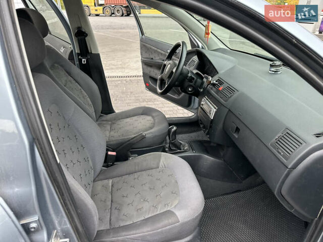 Серый Шкода Фабия, объемом двигателя 1.39 л и пробегом 270 тыс. км за 2900 $, фото 20 на Automoto.ua