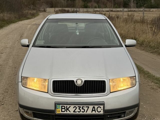 Сірий Шкода Фабія, об'ємом двигуна 1.4 л та пробігом 250 тис. км за 2500 $, фото 1 на Automoto.ua