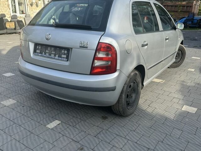 Серый Шкода Фабия, объемом двигателя 1.4 л и пробегом 282 тыс. км за 1568 $, фото 2 на Automoto.ua