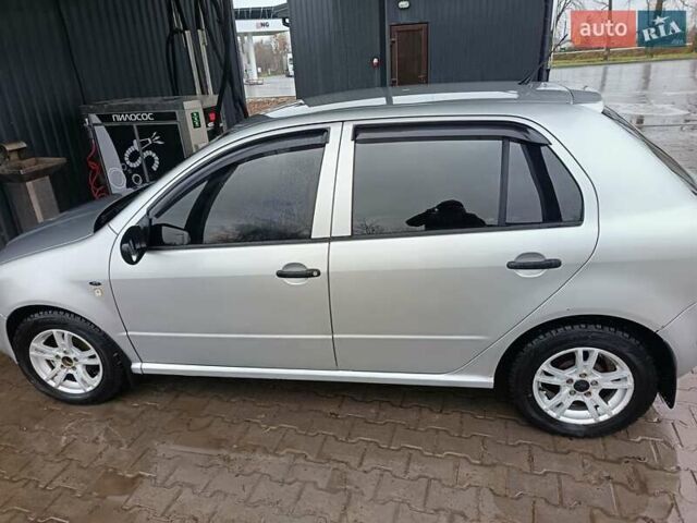 Серый Шкода Фабия, объемом двигателя 1.39 л и пробегом 289 тыс. км за 2800 $, фото 7 на Automoto.ua