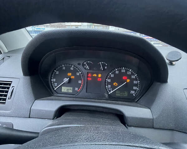 Серый Шкода Фабия, объемом двигателя 1.4 л и пробегом 179 тыс. км за 3500 $, фото 6 на Automoto.ua