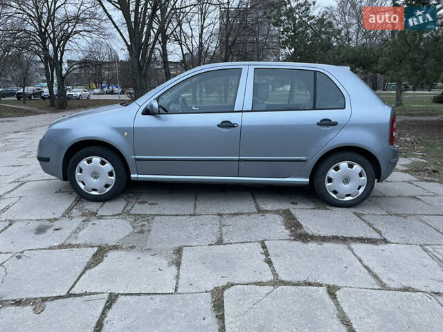 Серый Шкода Фабия, объемом двигателя 1.4 л и пробегом 179 тыс. км за 3500 $, фото 2 на Automoto.ua