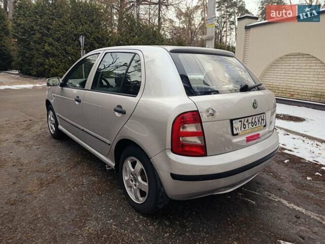 Сірий Шкода Фабія, об'ємом двигуна 1.39 л та пробігом 260 тис. км за 2800 $, фото 9 на Automoto.ua