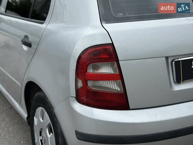 Серый Шкода Фабия, объемом двигателя 1.4 л и пробегом 182 тыс. км за 3900 $, фото 19 на Automoto.ua