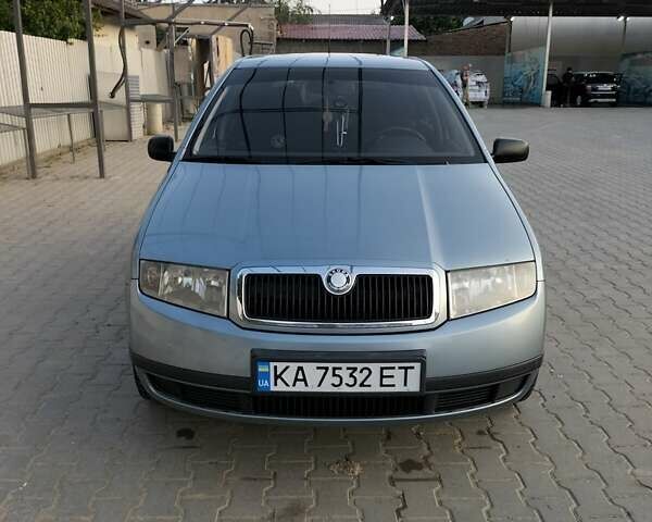 Серый Шкода Фабия, объемом двигателя 1.4 л и пробегом 244 тыс. км за 3000 $, фото 2 на Automoto.ua