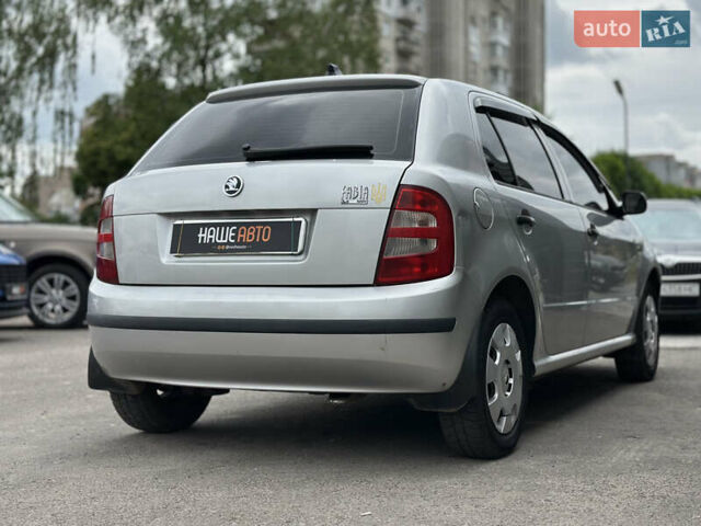 Серый Шкода Фабия, объемом двигателя 1.4 л и пробегом 182 тыс. км за 3900 $, фото 24 на Automoto.ua