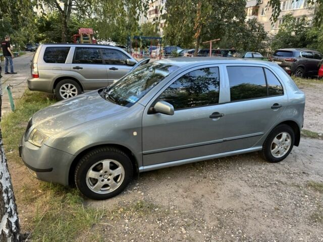 Сірий Шкода Фабія, об'ємом двигуна 1.2 л та пробігом 213 тис. км за 3100 $, фото 1 на Automoto.ua