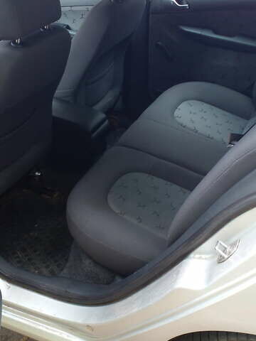 Сірий Шкода Фабія, об'ємом двигуна 1.2 л та пробігом 348 тис. км за 3500 $, фото 5 на Automoto.ua