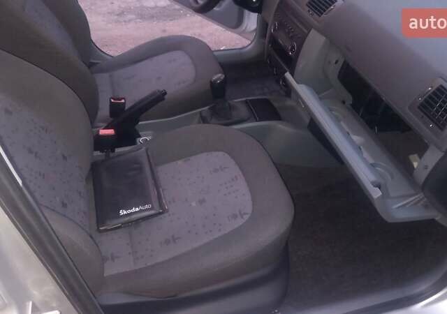 Сірий Шкода Фабія, об'ємом двигуна 1.2 л та пробігом 182 тис. км за 3700 $, фото 11 на Automoto.ua