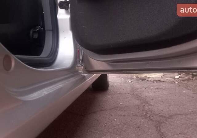 Сірий Шкода Фабія, об'ємом двигуна 1.2 л та пробігом 182 тис. км за 3700 $, фото 14 на Automoto.ua