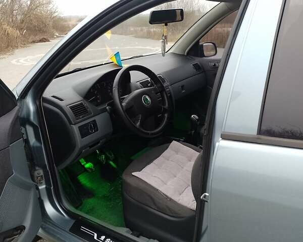 Сірий Шкода Фабія, об'ємом двигуна 1.2 л та пробігом 325 тис. км за 3450 $, фото 36 на Automoto.ua