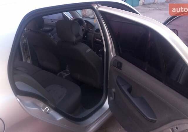 Сірий Шкода Фабія, об'ємом двигуна 1.2 л та пробігом 182 тис. км за 3700 $, фото 16 на Automoto.ua