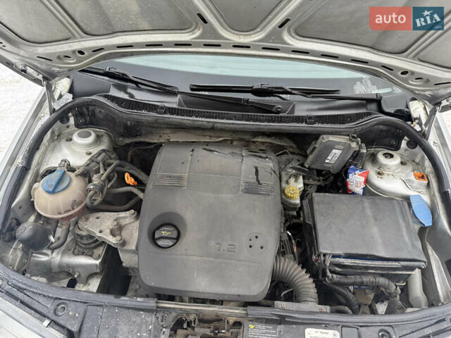 Серый Шкода Фабия, объемом двигателя 1.2 л и пробегом 240 тыс. км за 2750 $, фото 9 на Automoto.ua