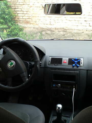 Сірий Шкода Фабія, об'ємом двигуна 1.2 л та пробігом 348 тис. км за 3500 $, фото 1 на Automoto.ua