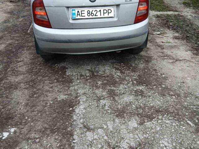 Серый Шкода Фабия, объемом двигателя 1.4 л и пробегом 420 тыс. км за 3100 $, фото 1 на Automoto.ua