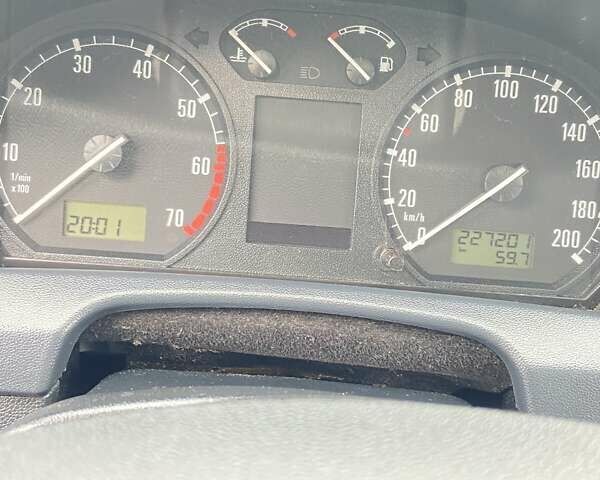 Серый Шкода Фабия, объемом двигателя 1.39 л и пробегом 227 тыс. км за 4500 $, фото 10 на Automoto.ua