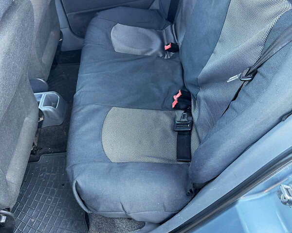 Серый Шкода Фабия, объемом двигателя 1.2 л и пробегом 271 тыс. км за 2400 $, фото 4 на Automoto.ua