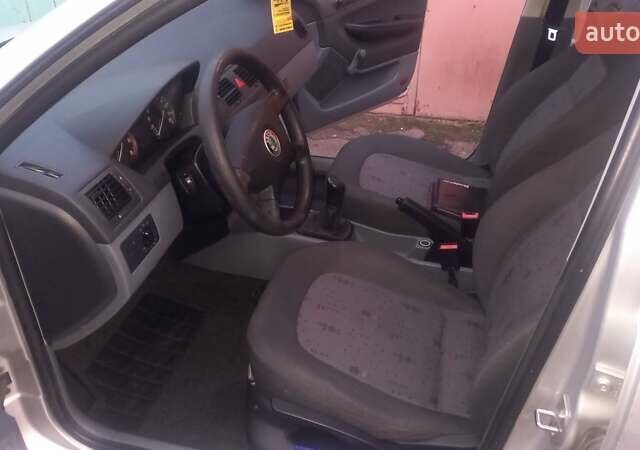 Сірий Шкода Фабія, об'ємом двигуна 1.2 л та пробігом 182 тис. км за 3700 $, фото 8 на Automoto.ua