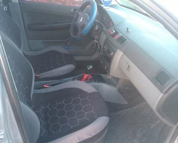 Сірий Шкода Фабія, об'ємом двигуна 1.2 л та пробігом 453 тис. км за 2400 $, фото 4 на Automoto.ua