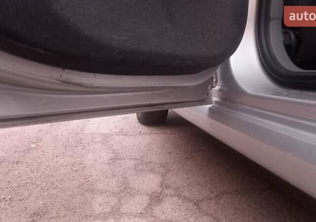 Сірий Шкода Фабія, об'ємом двигуна 1.2 л та пробігом 182 тис. км за 3700 $, фото 17 на Automoto.ua