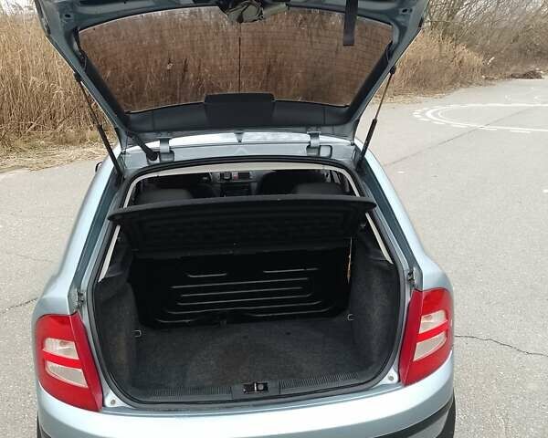Сірий Шкода Фабія, об'ємом двигуна 1.2 л та пробігом 325 тис. км за 3450 $, фото 31 на Automoto.ua