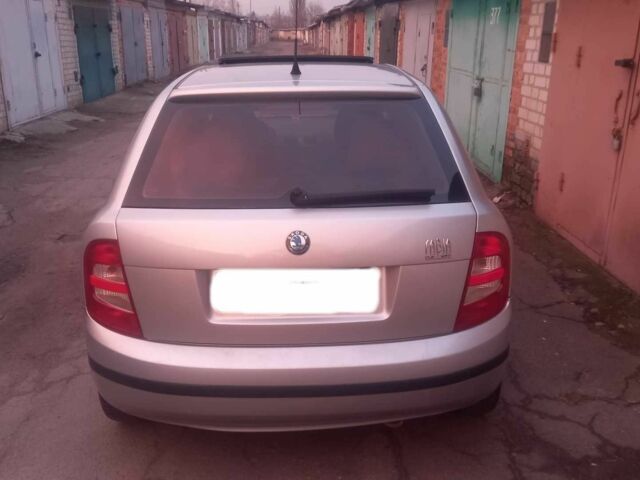 Шкода Фабия 2003 в Житомире на Automoto.ua Серый Шкода Фабия, объемом двигателя 1.2 л и пробегом 182 тыс. км за 3450 $, фото 1 на Automoto.ua