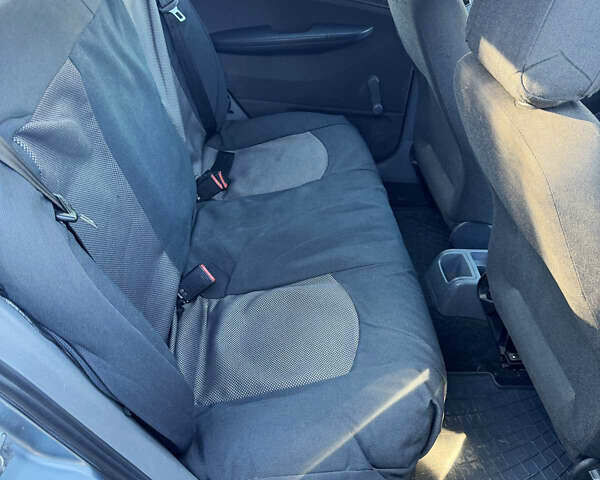 Серый Шкода Фабия, объемом двигателя 1.2 л и пробегом 271 тыс. км за 2400 $, фото 8 на Automoto.ua