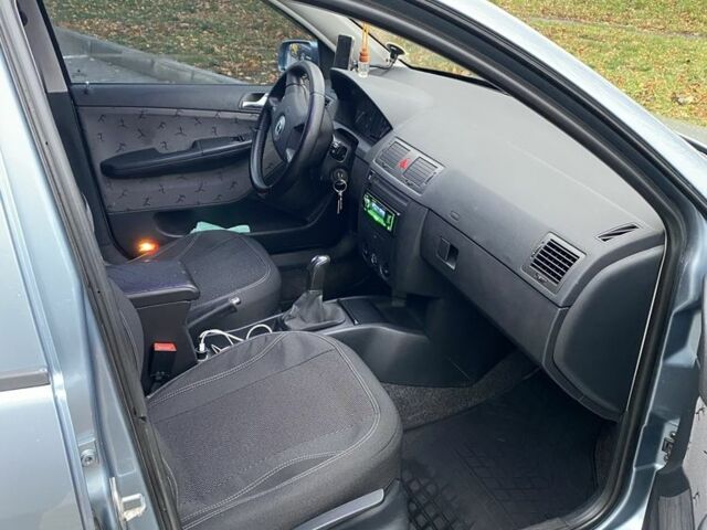 Серый Шкода Фабия, объемом двигателя 1.2 л и пробегом 312 тыс. км за 3600 $, фото 7 на Automoto.ua