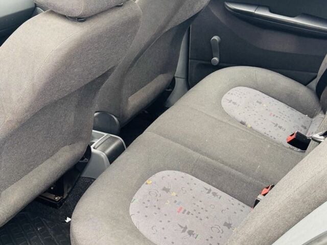 Сірий Шкода Фабія, об'ємом двигуна 1.2 л та пробігом 122 тис. км за 2400 $, фото 8 на Automoto.ua