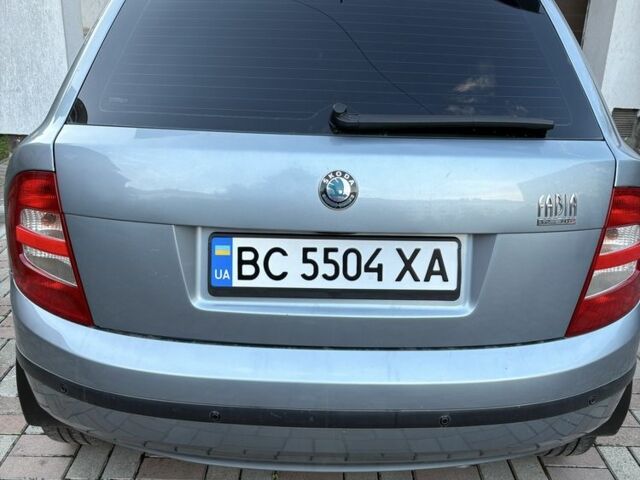 Серый Шкода Фабия, объемом двигателя 1.2 л и пробегом 137 тыс. км за 4500 $, фото 1 на Automoto.ua