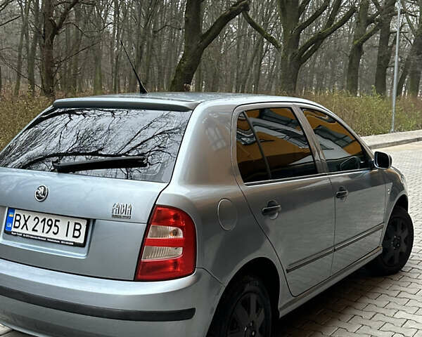 Серый Шкода Фабия, объемом двигателя 1.39 л и пробегом 236 тыс. км за 4000 $, фото 12 на Automoto.ua