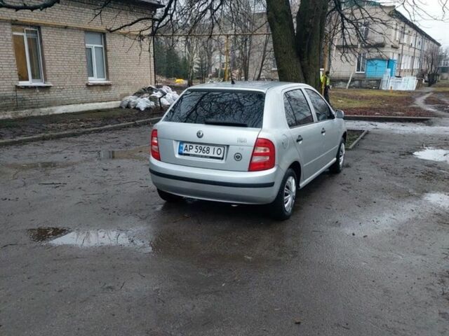 Серый Шкода Фабия, объемом двигателя 1.2 л и пробегом 196 тыс. км за 3400 $, фото 2 на Automoto.ua