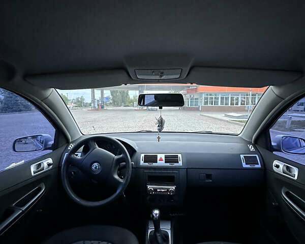 Сірий Шкода Фабія, об'ємом двигуна 1.2 л та пробігом 243 тис. км за 2850 $, фото 13 на Automoto.ua