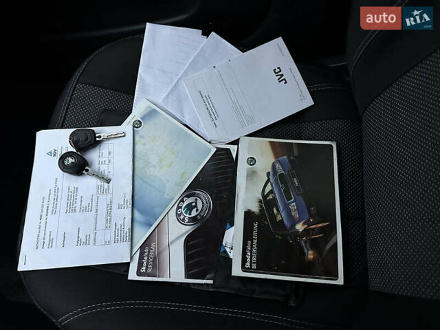 Серый Шкода Фабия, объемом двигателя 1.39 л и пробегом 236 тыс. км за 4000 $, фото 5 на Automoto.ua