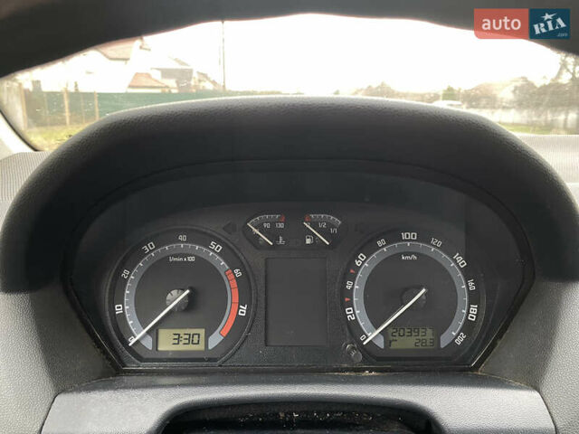 Серый Шкода Фабия, объемом двигателя 1.2 л и пробегом 777 тыс. км за 1999 $, фото 16 на Automoto.ua