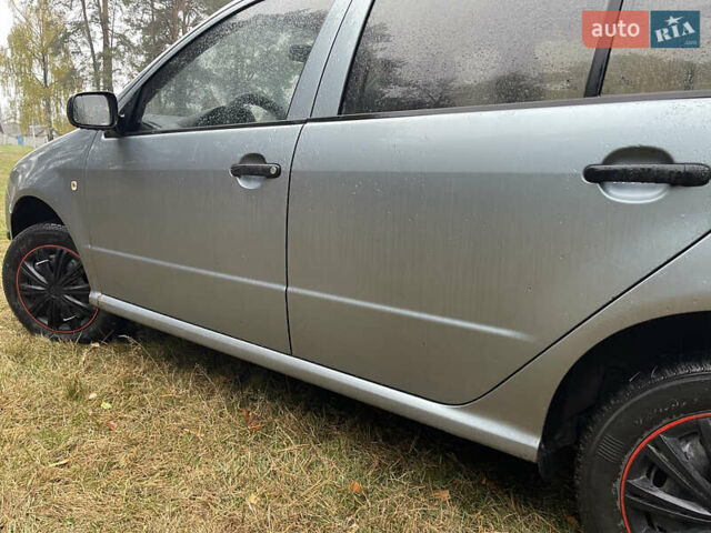 Сірий Шкода Фабія, об'ємом двигуна 1.2 л та пробігом 262 тис. км за 3350 $, фото 10 на Automoto.ua
