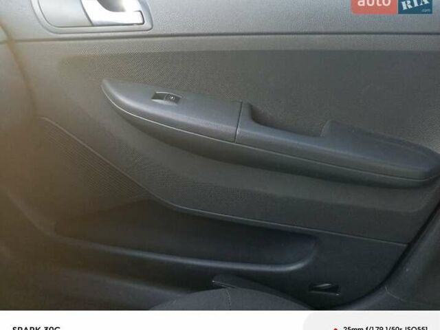 Серый Шкода Фабия, объемом двигателя 1.39 л и пробегом 184 тыс. км за 4000 $, фото 4 на Automoto.ua