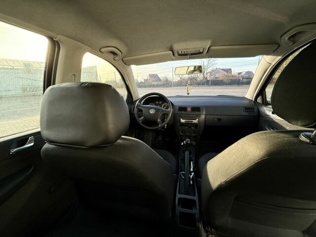 Серый Шкода Фабия, объемом двигателя 1.2 л и пробегом 3 тыс. км за 3650 $, фото 3 на Automoto.ua