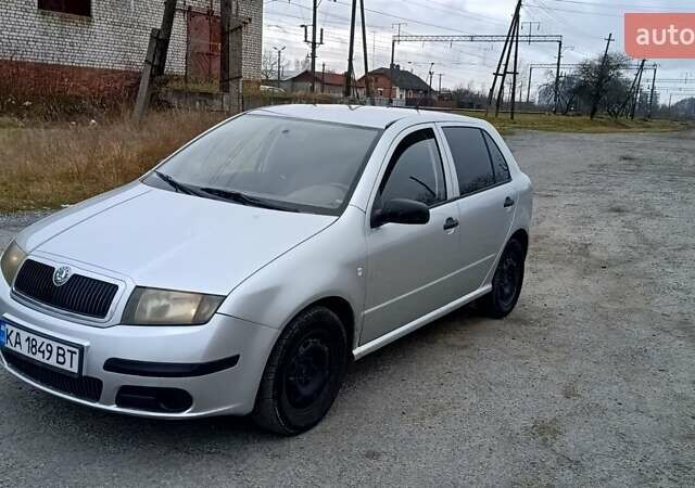 Серый Шкода Фабия, объемом двигателя 1.4 л и пробегом 371 тыс. км за 3200 $, фото 5 на Automoto.ua